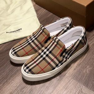 Burberry Slip on shoes US8